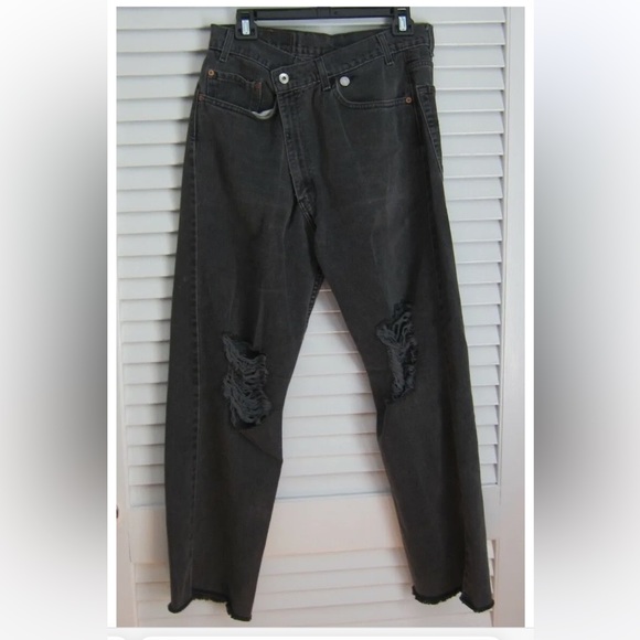 NEW Urban Outfitters Remade Levi’s Crossover Button Jeans Black Vintage sz 32 - Picture 2 of 5